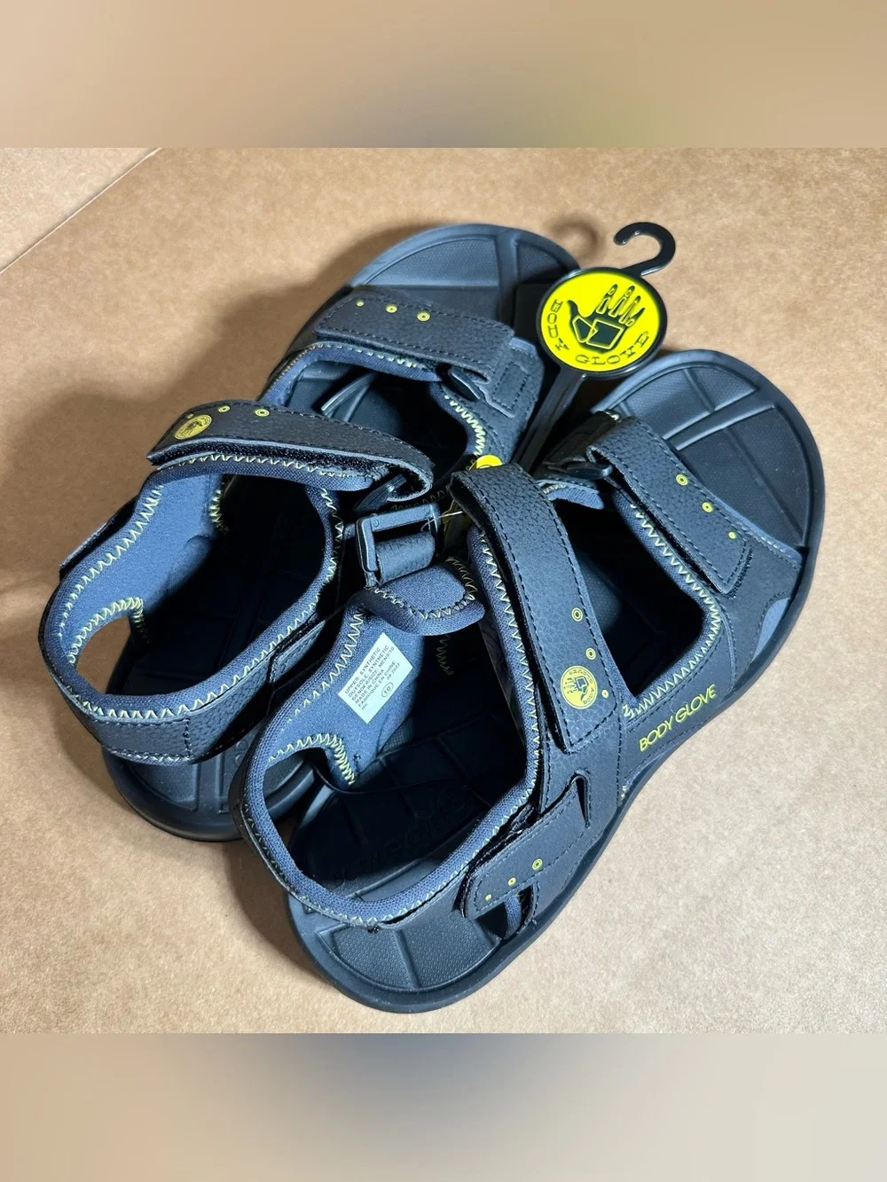 Body Glove Men’s Black and Yellow Hook-and-Loop Sport Sandals Size 10, New